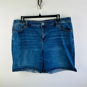 Lane‎ Bryant Midrise Boyfriend Midi Short Size 20